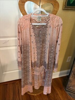 Vocal Blush sparkly Embellished duster two piece set 
Medium to XL see notes